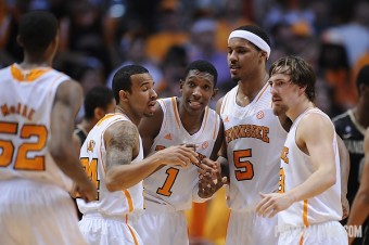 Vols hold off Tigers, 82-75.