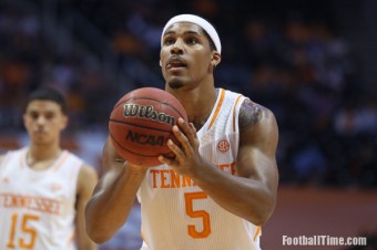 Vols comeback from 13 down, defeat USC Upstate 74-65.